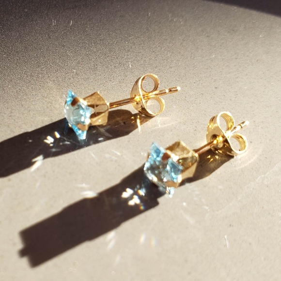 14K Yellow Gold Blue Topaz Stud Earrings - Picture 2 of 3
